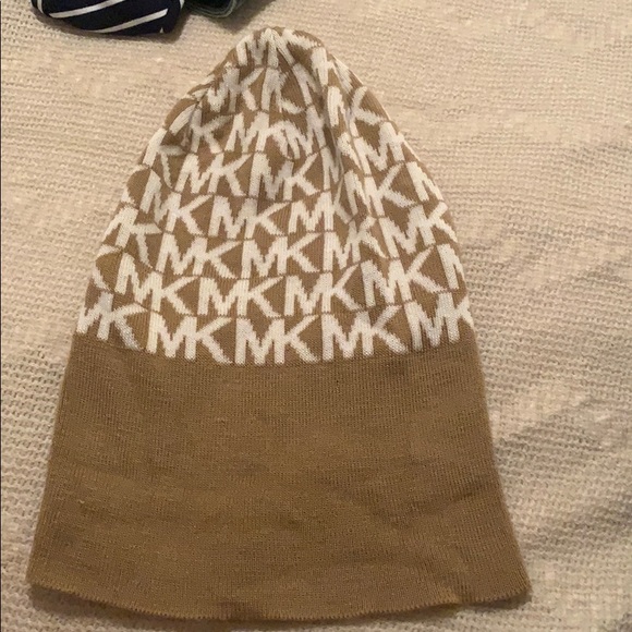 MK beanie - Picture 2 of 3